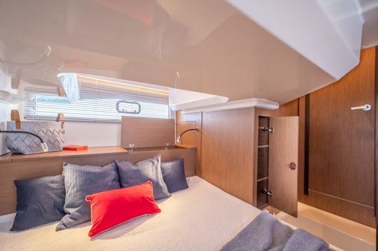 Gran Turismo 36 IB master cabin bed with storage