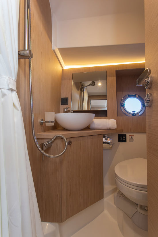 Swift Trawler 41 kupatilo kabine za goste