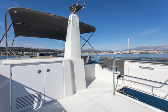 Swift-Trawler-41 flybridge hladnjak frižider
