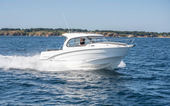 BENETEAU ANTARES OUTBOARD 8 OB