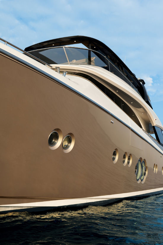 MCY 86 side view from the sea