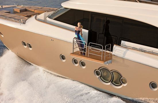 MCY 86 side deck platform