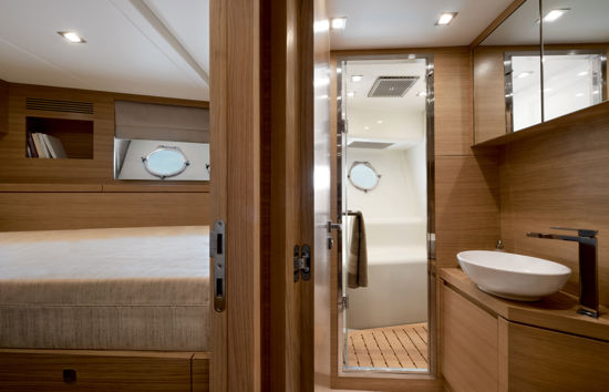 MCY 86 crew cabin and bathroom