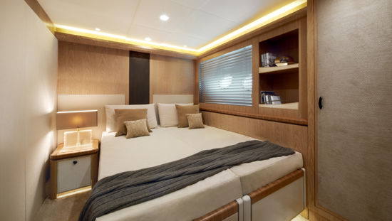 MCY 86 second guest cabin