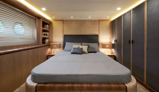 MCY 86 VIP cabin