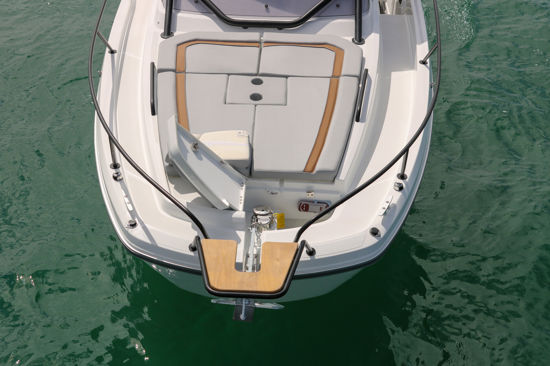 Prostrano prednje sunčalište na Flyer 8 Sundeck
