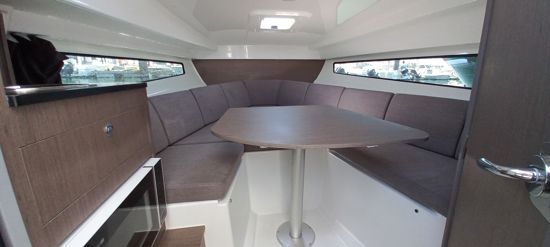 Unutrašnjost kabine broda Flyer 8 Sundeck