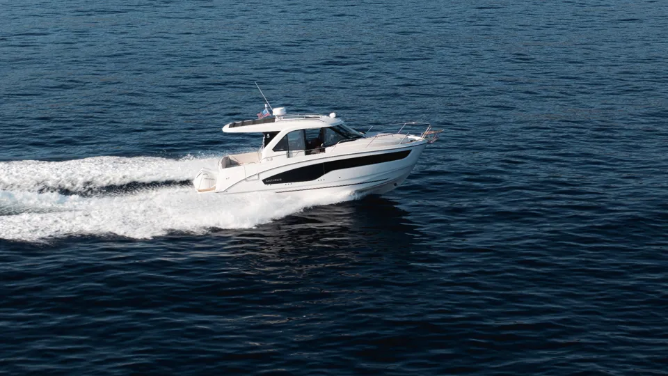 Beneteau Antares Outboard 9 NEW