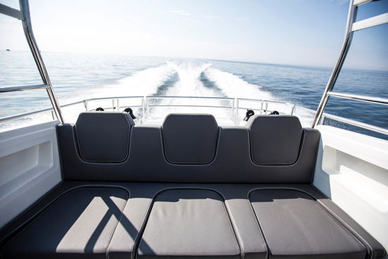 paragon-yachts-25-open-exterior-seats