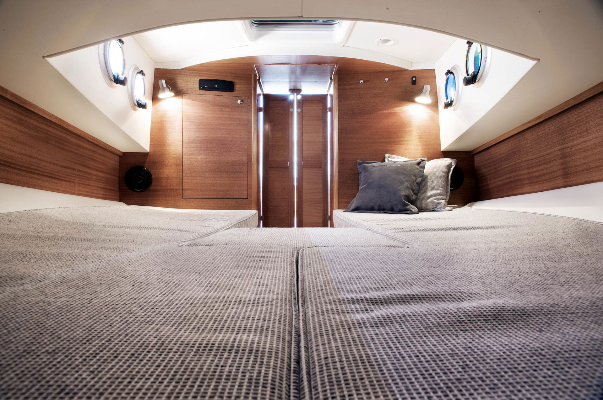 PARAGON YACHTS 25 Cabin