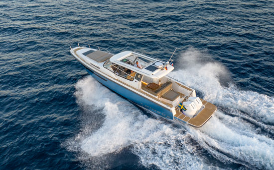 NIMBUS Day Cruisers W11 