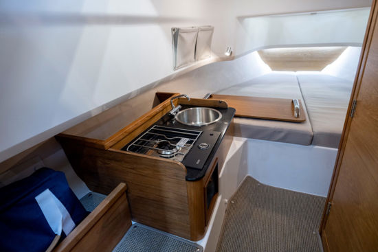 nimbus-commuter-9-kitchenette-within-cabin