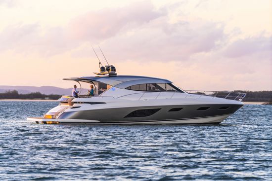 riviera-sport-yacht-6000-at-sunset