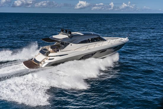 riviera-sport-yacht-6000-cruising