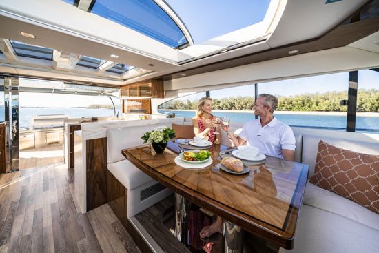 riviera-sport-yacht-6000-dining-lounge