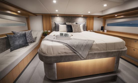 riviera-sport-yacht-5400-master-stateroom