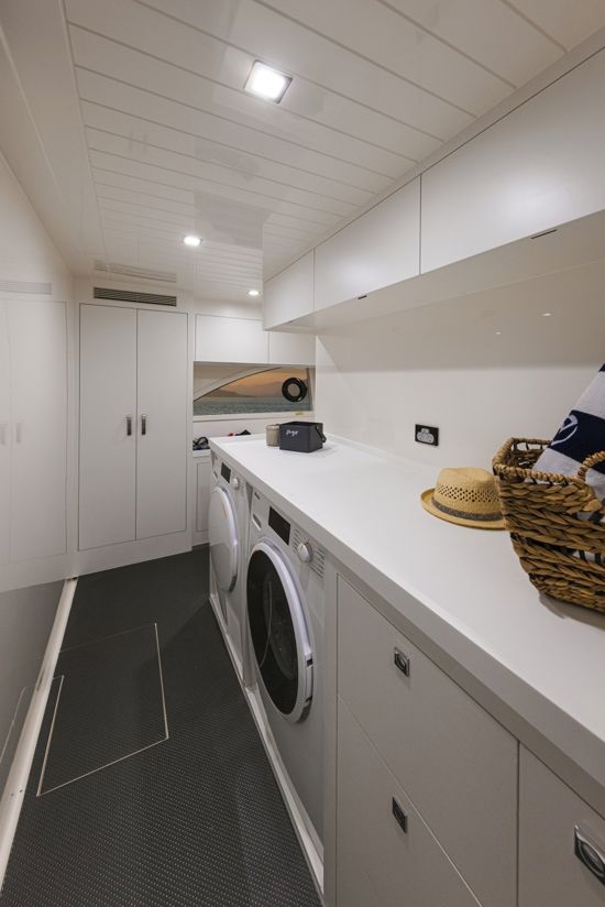 riviera-SUV-645-utility-room-with-washer-and-dryer