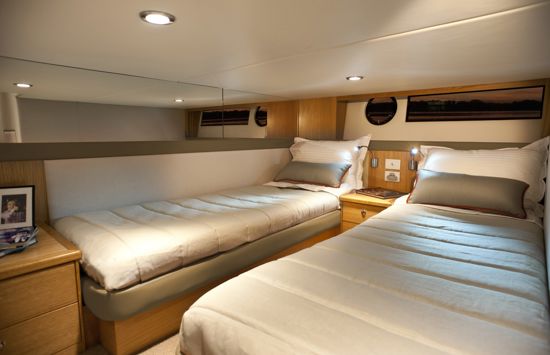 SUV-445-guest-stateroom-with-separate-beds