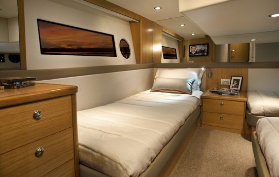 SUV-445-guest-stateroom