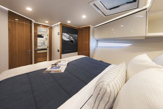 details-in-VIP-stateroom-on-board-78-motor-yacht