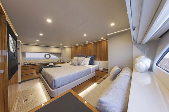 78-motor-yacht-master-stateroom-full-view