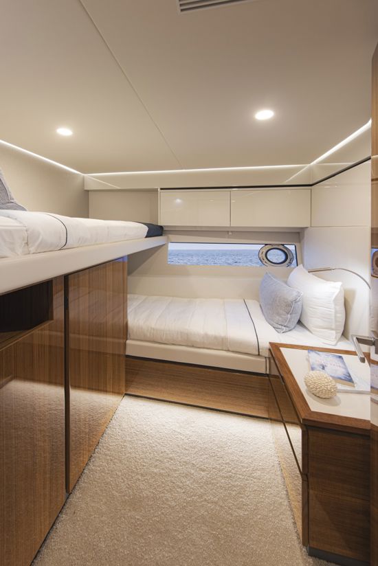 78-motor-yacht-starboard-stateroom