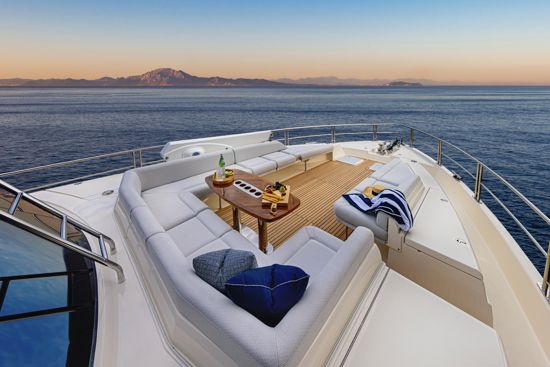 fore-deck-of-the-78-motor-yacht