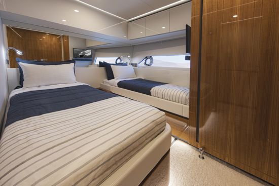 78-motor-yacht-port-stateroom-with-separate-beds