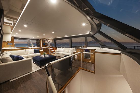 78-motor-yacht-saloon-view-from-the-passage-between-it-and-accommodation-deck