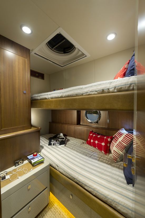 belize-54-sedan-starboard-guest-stateroom