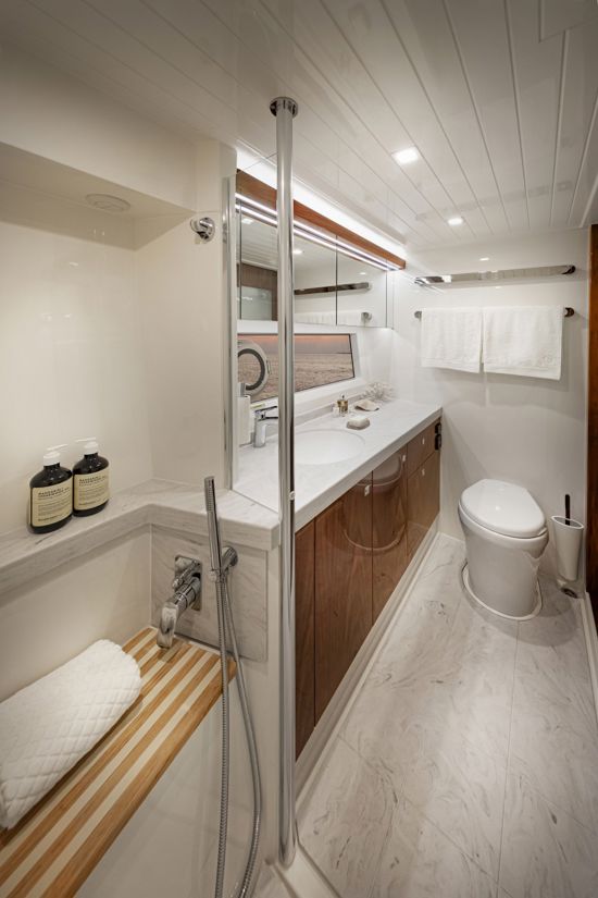 bathroom-inside-riviera-sports-motor-yacht-68