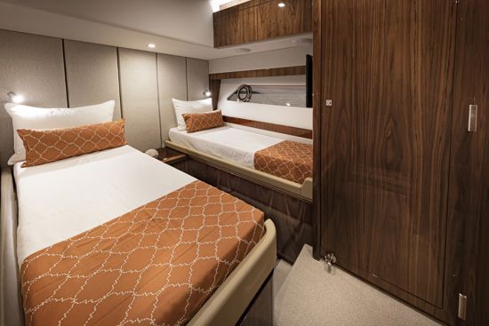 guest-cabin-with-separate-beds-on-board-sports-motor-yacht-68