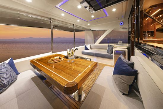 riviera-sports-motor-yacht-64-area-for-socializing-and-relaxing