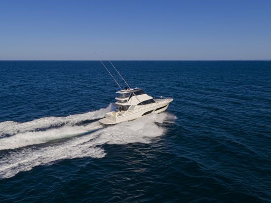 riviera-sports-motor-yacht-50-in-navigation