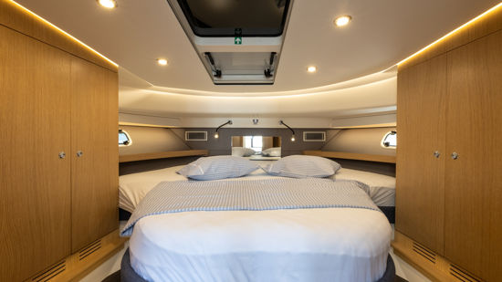 nimbus-405c-cabins-1