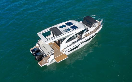 BENETEAU ANTARES OUTBOARD 11 COUPE 