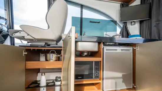 BENETEAU ANTARES OUTBOARD 11 COUPE 