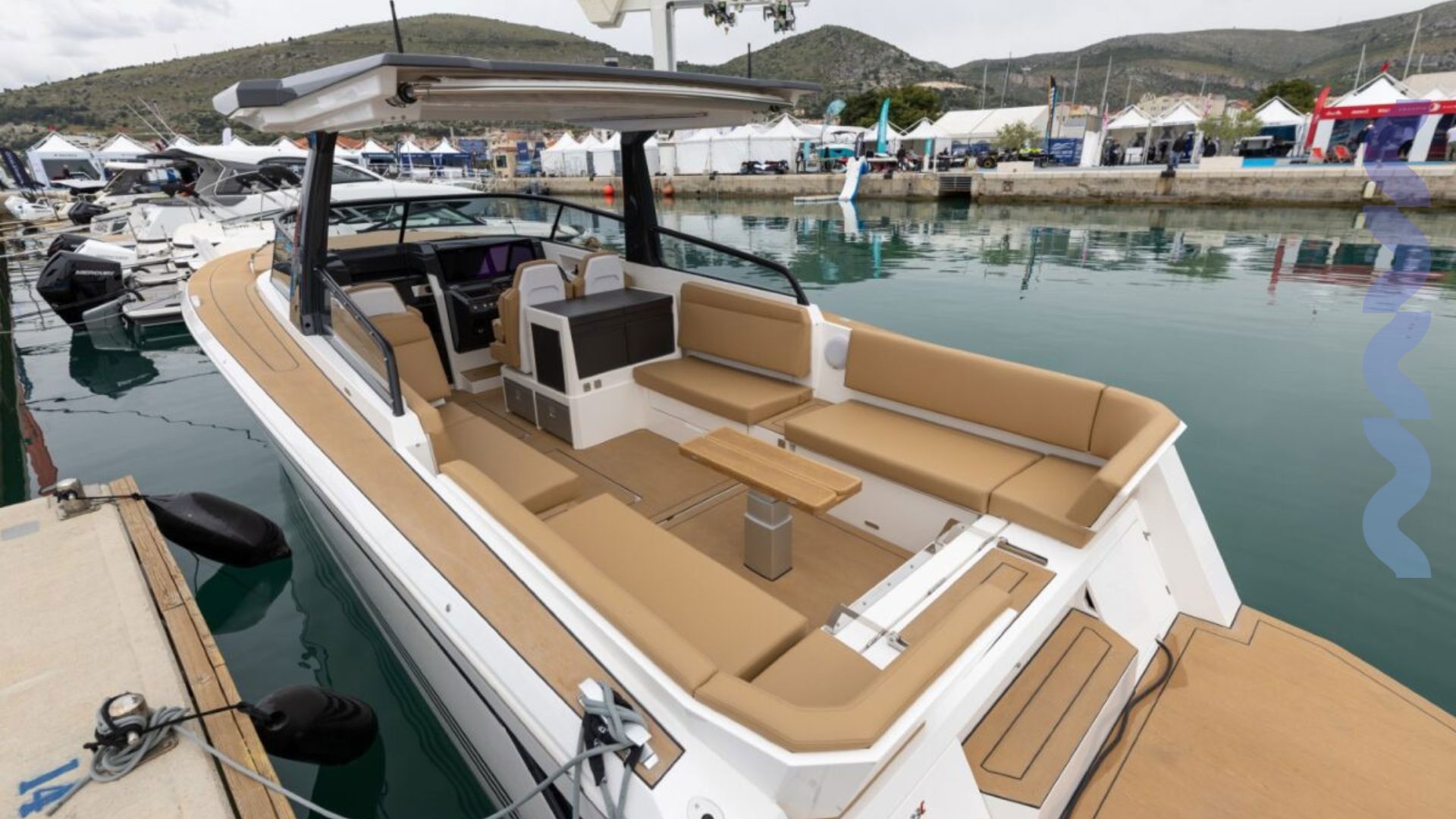 X-YACHTS X-POWER 33C 