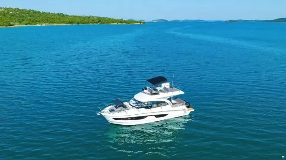 BENETEAU ANTARES 11 FLY