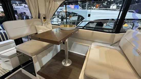 BENETEAU ANTARES OUTBOARD 9 V2 