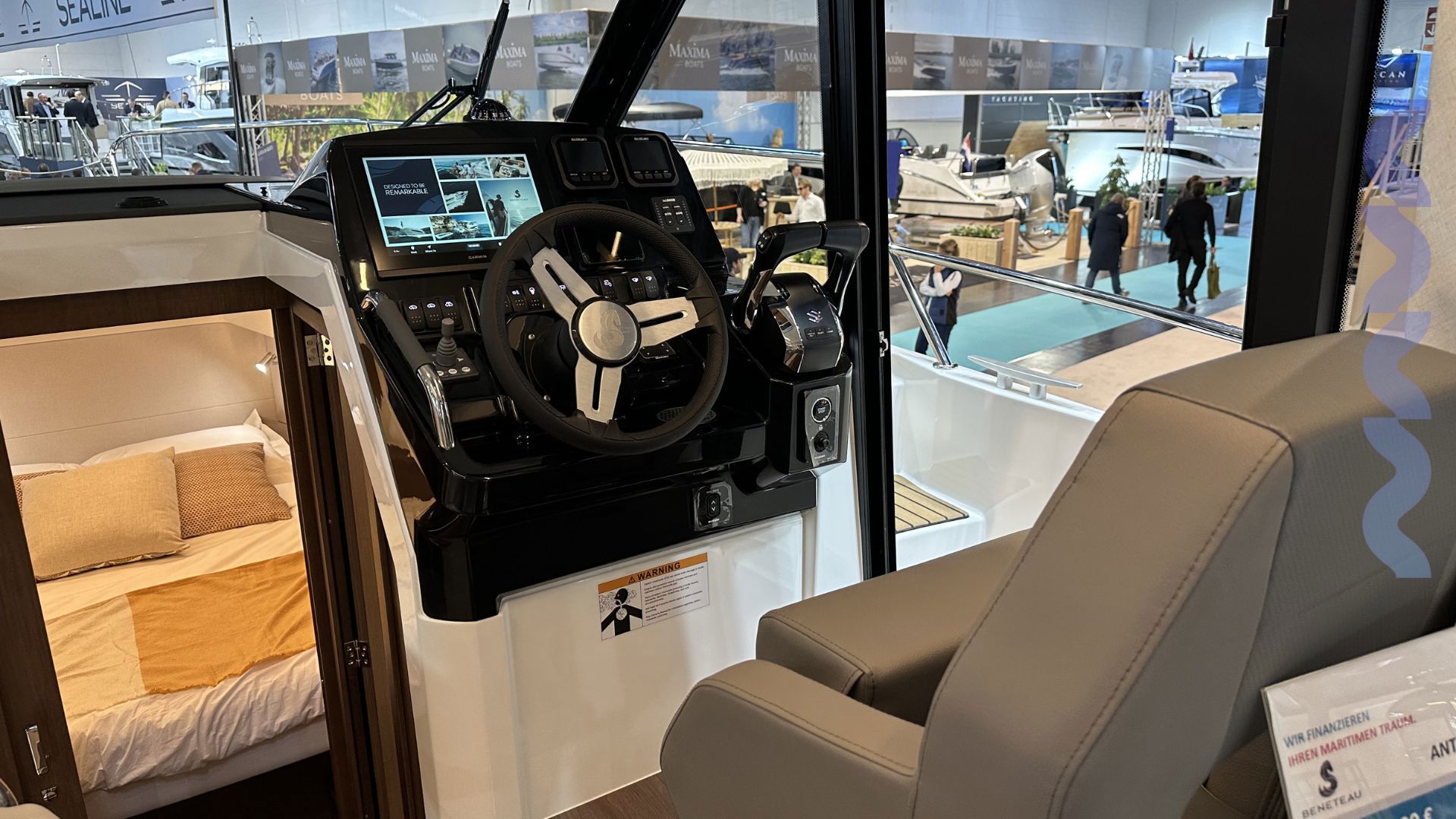 BENETEAU ANTARES OUTBOARD 9 V2 