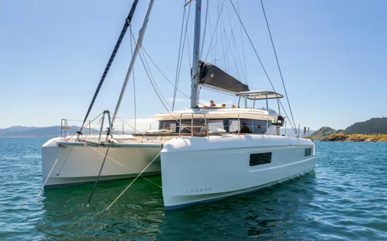 LAGOON 43
