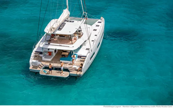 LAGOON 55