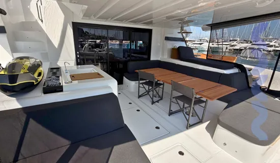 LAGOON 55