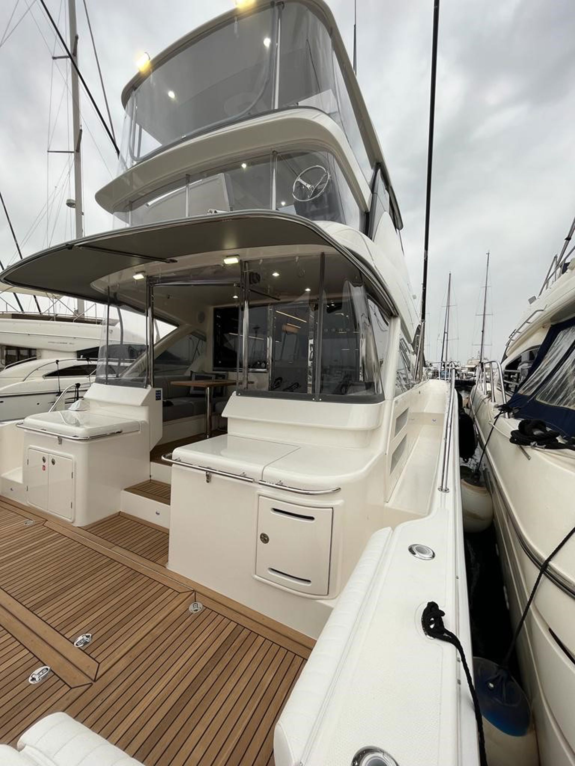 RIVIERA SPORTS MOTOR YACHT 50