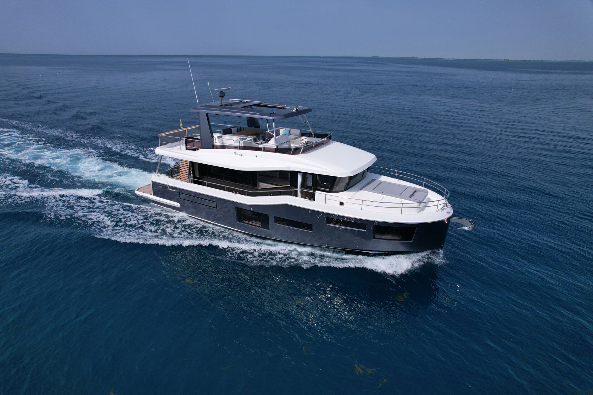 Grand Trawler 63 