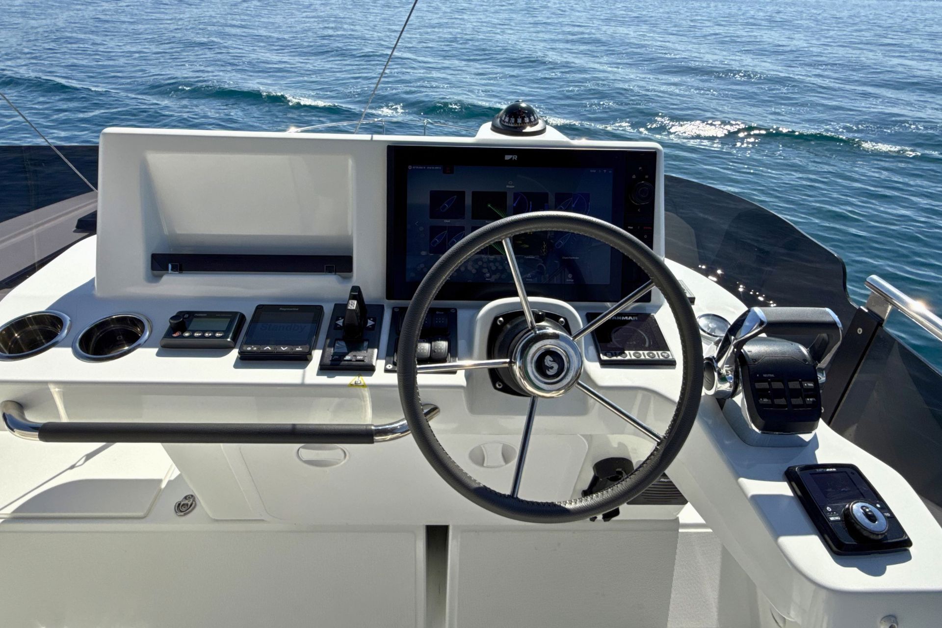 BENETEAU SWIFT TRAWLER NEW 37 FLY