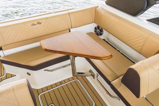 Spacious stern bench with premium upholstery