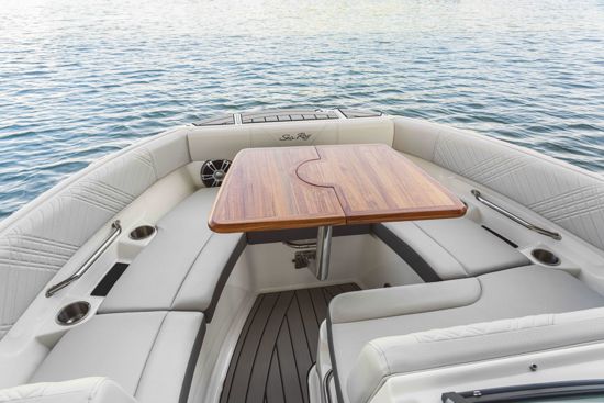 Bow of Sea Ray 230 SDX OB boat