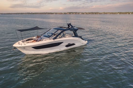sea ray 370-usidreni-pramčana-tenda